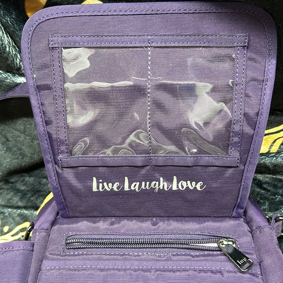 Travel bag . Used once . 3 zipper pocket’s. 2 magnetic closures . Crossbody . - Picture 5 of 8